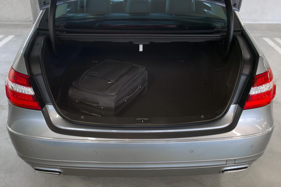 Mercedes-Benz E300 Hybrid Saloon 2012 года  (фото 7 из 58)